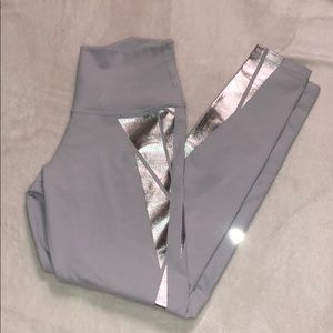 BRAND NEW ALO LEGGINGS 💙